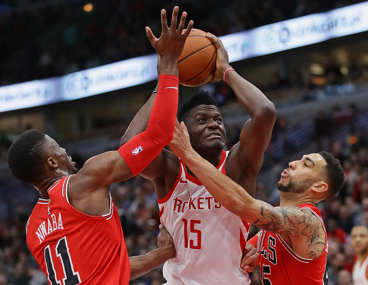 球队之间的激烈角逐引起广泛关注 球队之间的激烈角逐引起广泛关注