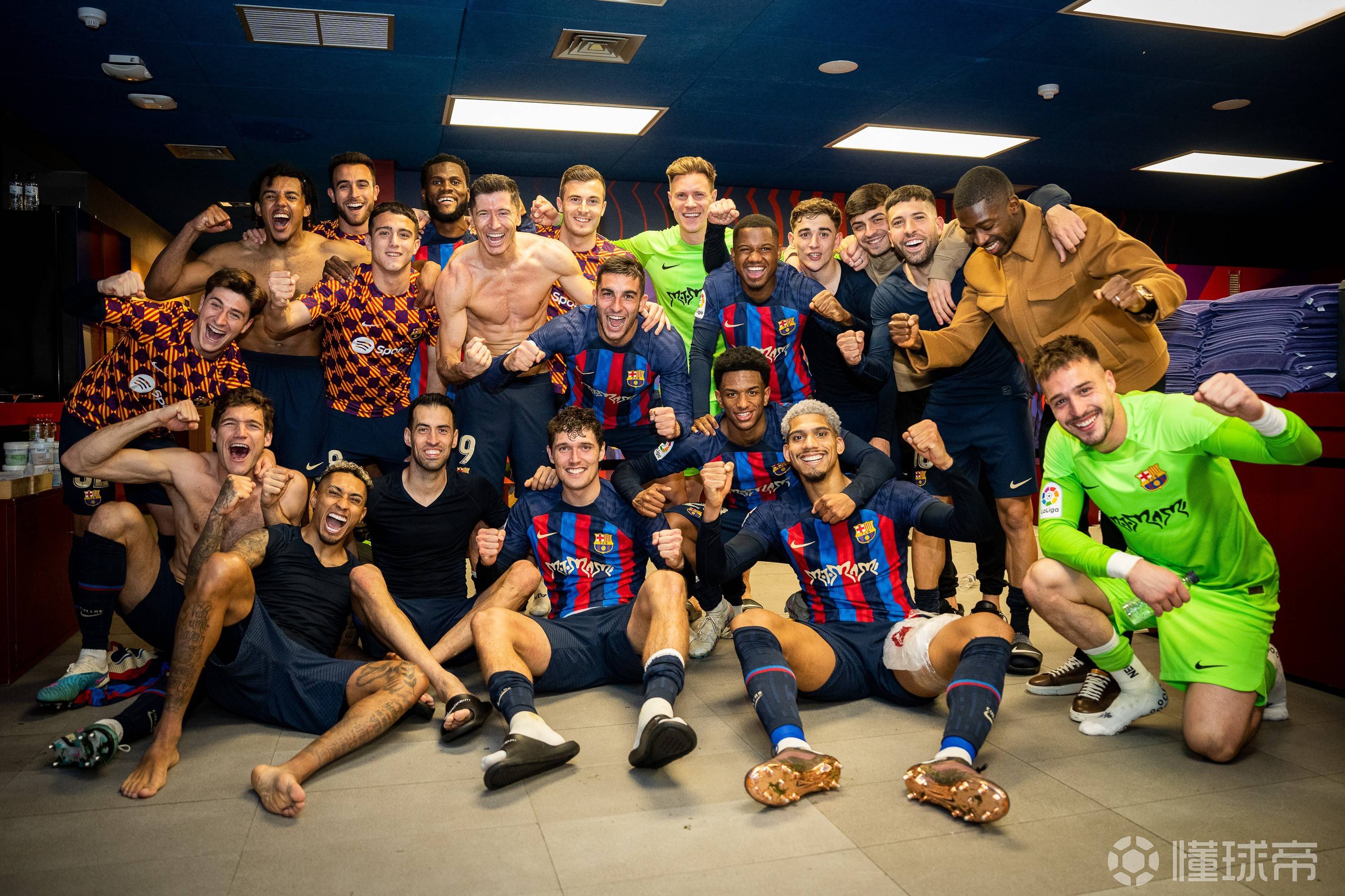 顶尖球队之间的较量引人注目，赛事精彩纷呈的简单介绍