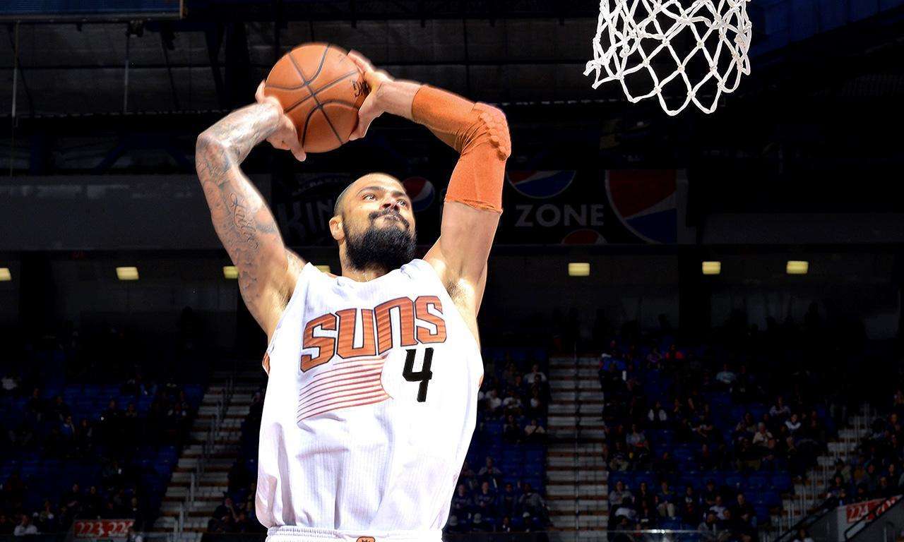 爱游戏在线-包含钱德勒率队遭受挑战第一名太阳重现联盟顶级水准的词条