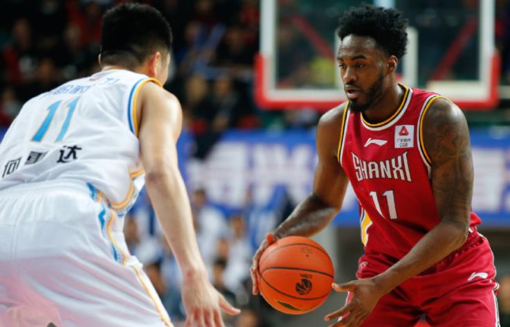 爱游戏入口-八一队主场击败福建队，发挥稳定