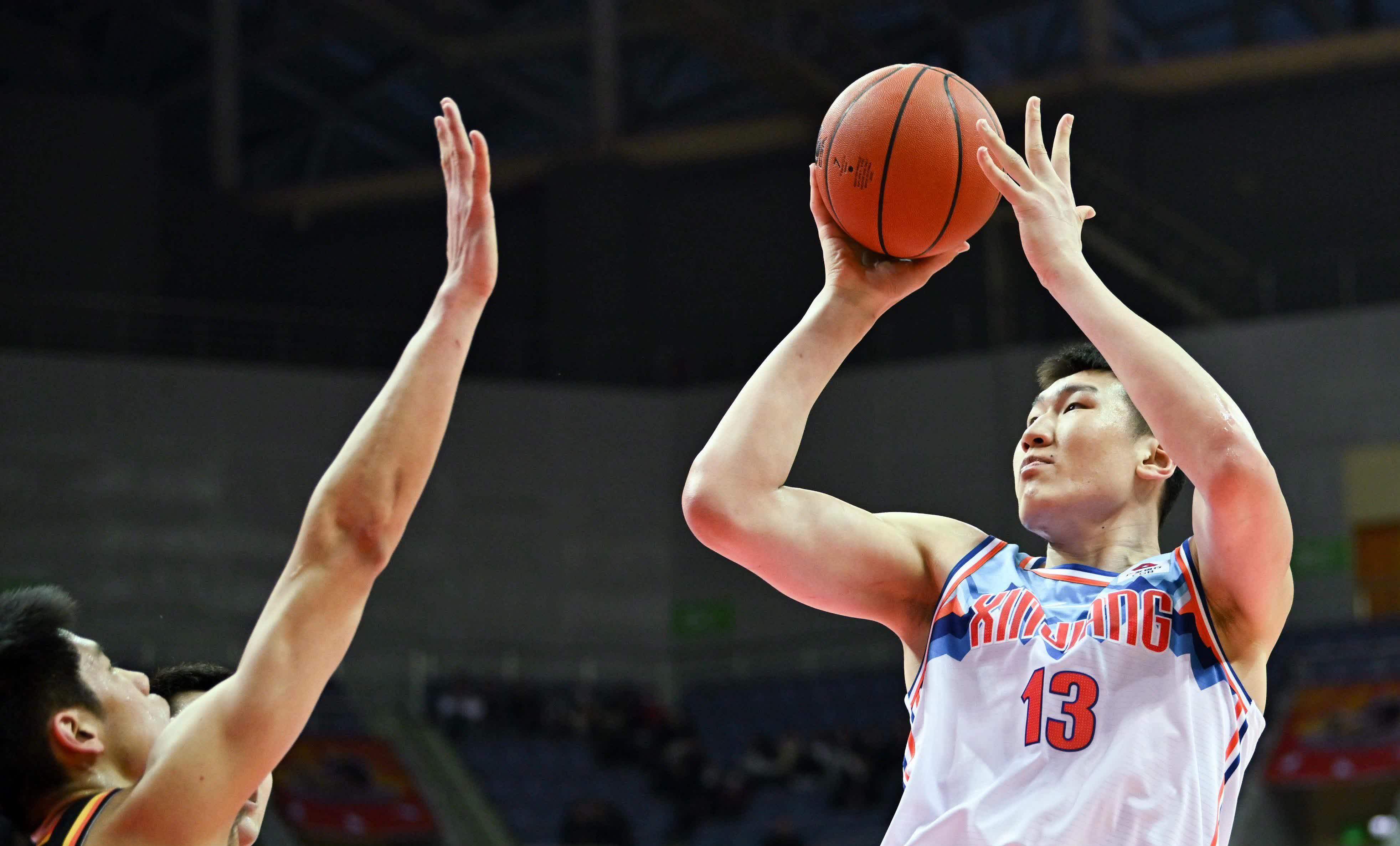 爱游戏在线-关键比赛：球队全力以赴，积极备战