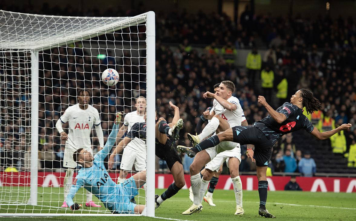 爱游戏体育-熱刺驚險擊敗對手，提升士氣與信心的简单介绍