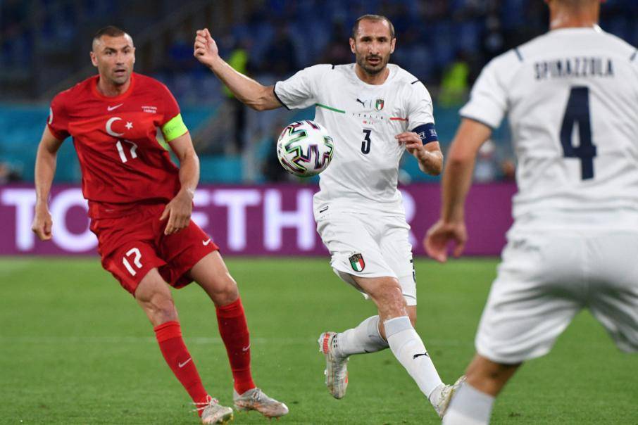 包含美国轻取罗马，奥亚尔萨瓦尔刷新纪录的词条