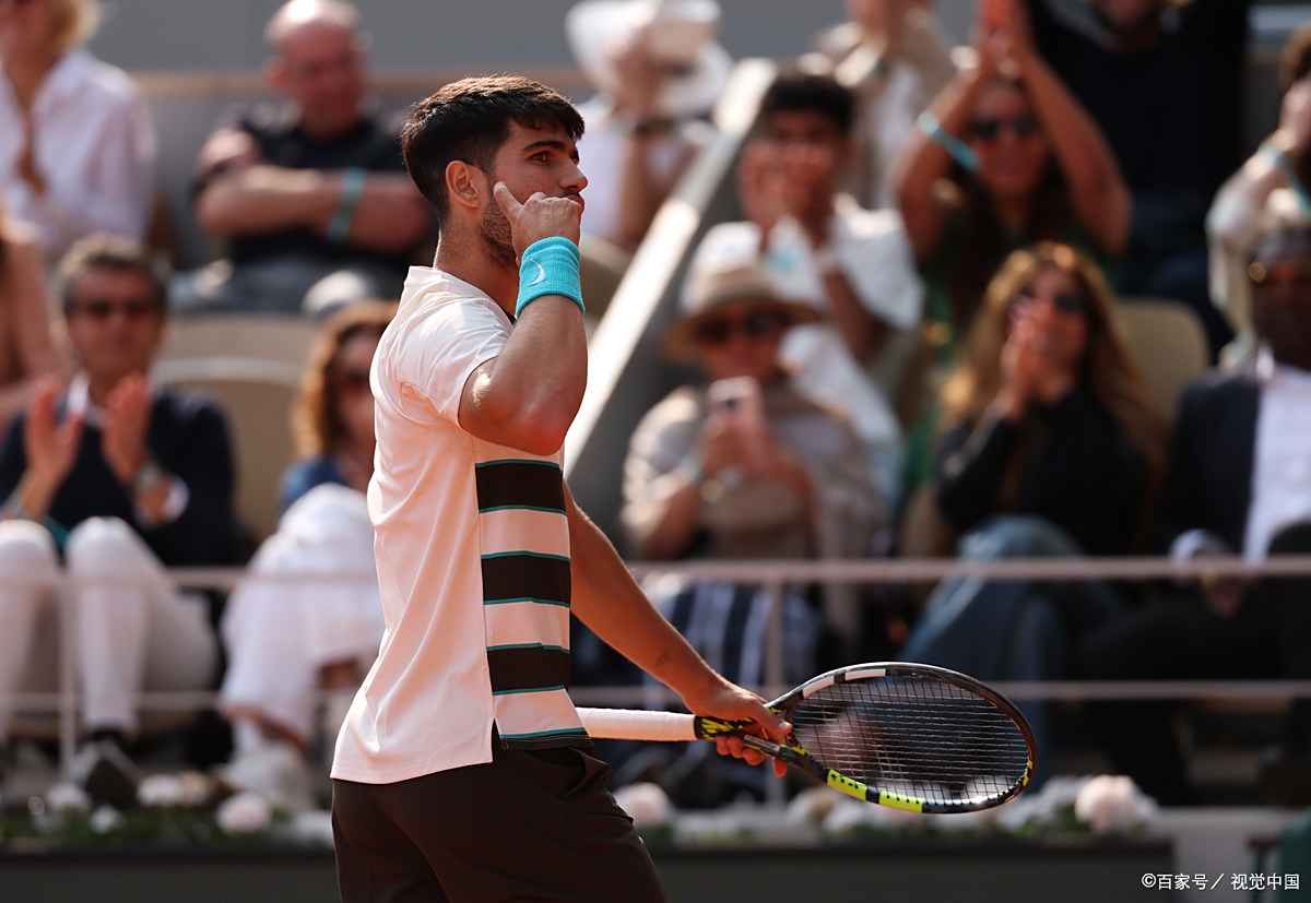 关于温网完胜ATP总决赛，阿尔卡拉斯点燃赛场的信息