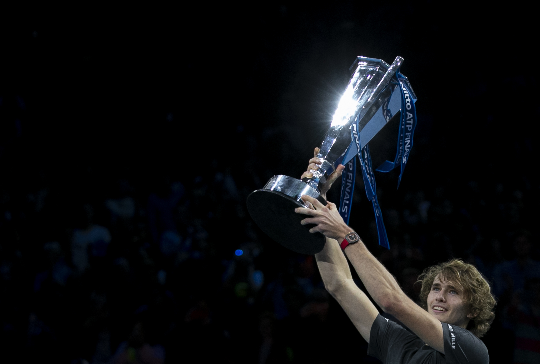 ATP总决赛绝杀戴维斯杯，兹维列夫惊艳四座